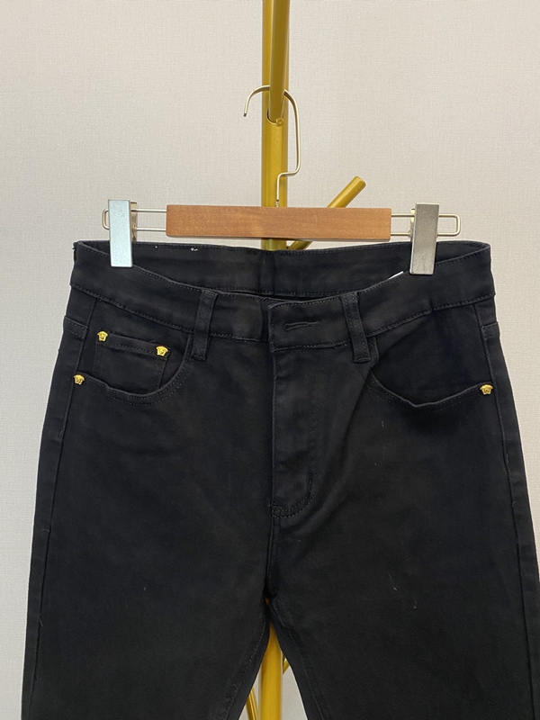 ブランドジーンズ全体デザイン